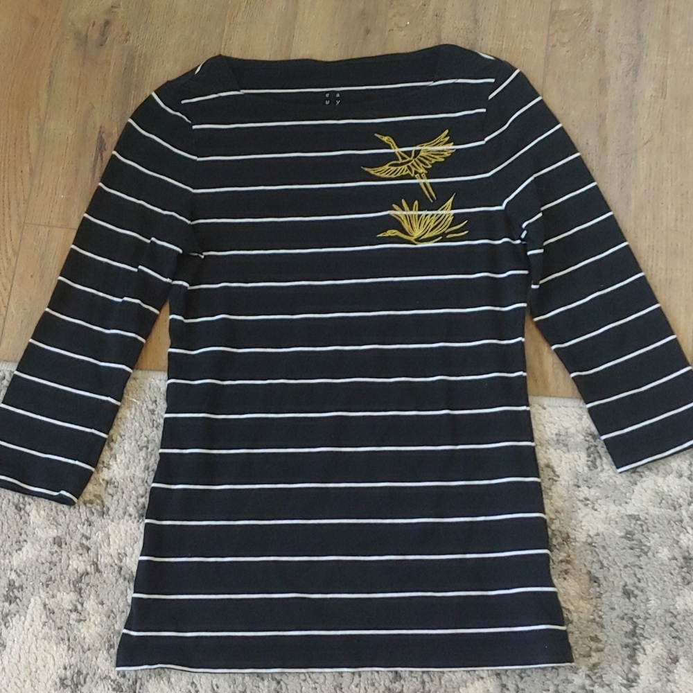 Striped swan shirt
